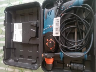 Taladro percutor Dexter 800W con maletín