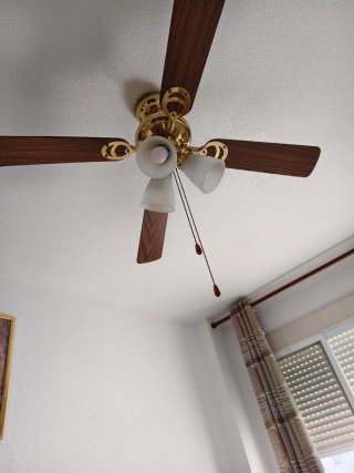 Ventilador de techo madera y dorado