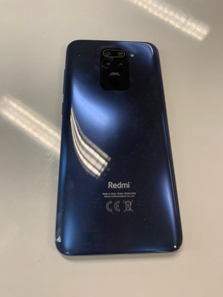 Xiaomi Redmi Note 9 con custodia rosa inclusa