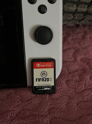 Nintendo Switch + Mando Pro + Juego