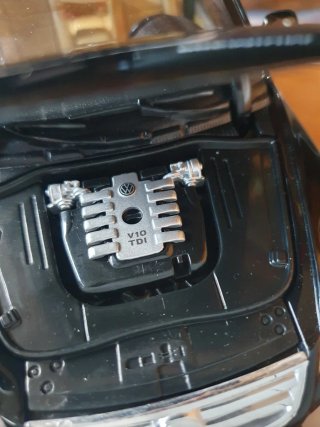 Volkswagen Touareg 1:18 Bburago