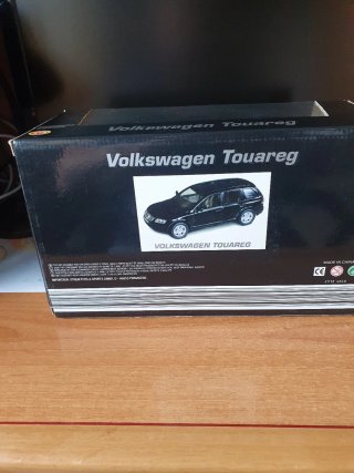 Volkswagen Touareg 1:18 Bburago