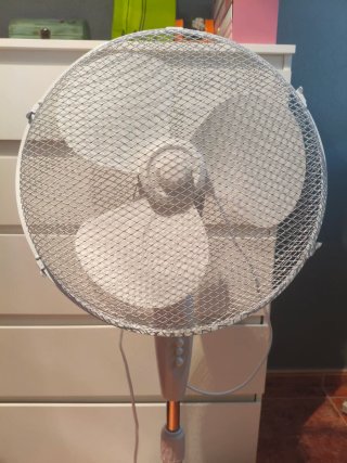 Lote 4 Ventiladores de pie