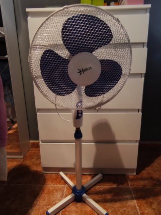 Lote 4 Ventiladores de pie