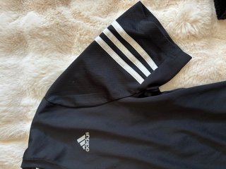 T-shirt Adidas Preta
