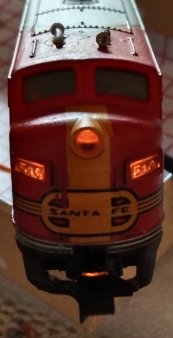 Locomotora TRIX Santa Fe N restaurada vintage