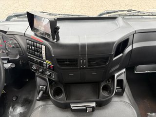 Camion grua Iveco Eurotrakker 360EEV 2013