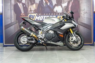 APRILIA RSV4 **POCOS KM**LINEA AKRAPOVIC**CARBONO**