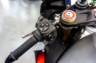 APRILIA RSV4 **POCOS KM**LINEA AKRAPOVIC**CARBONO**