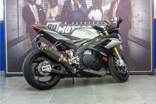 APRILIA RSV4 **POCOS KM**LINEA AKRAPOVIC**CARBONO**