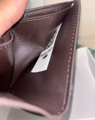 Cartera Lacoste Marrón Diseño Geométrico