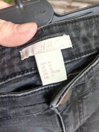 Shorts neri effetto rovinato tg. 40