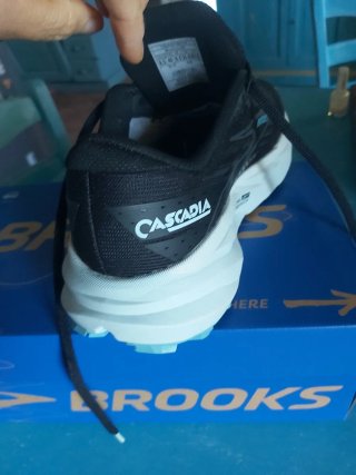 Brooks Cascadia 40 trekking scarpe nuove