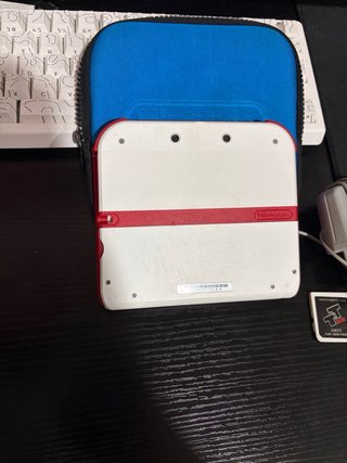 Nintendo 2DS Blanca y Roja