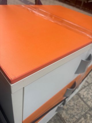 Cajonera Naranja y Blanca