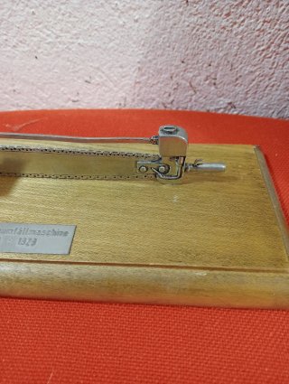 Modellino Stihl Baumfällmaschine A 1929