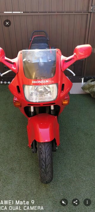 Honda CBR 600F Roja y Plata