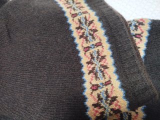 Lote bufanda y gorro marrón con estampado