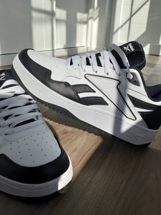 Zapatillas Reebok Talla 44 Blancas y Negras