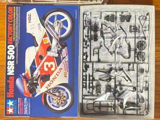 Tamiya Tamiya Honda NSR  500 Factory Kit montaggio