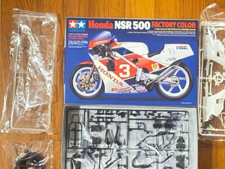 Tamiya Tamiya Honda NSR  500 Factory Kit montaggio