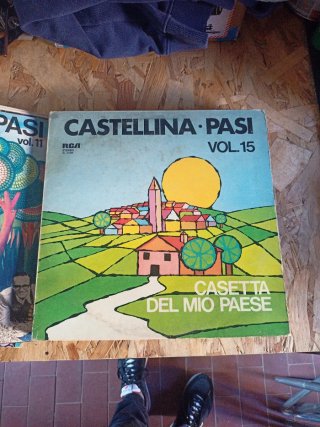 Vinili Castellina Pasi diversi volumi misti
