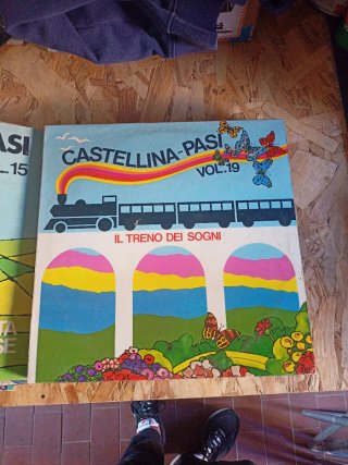 Vinili Castellina Pasi diversi volumi misti