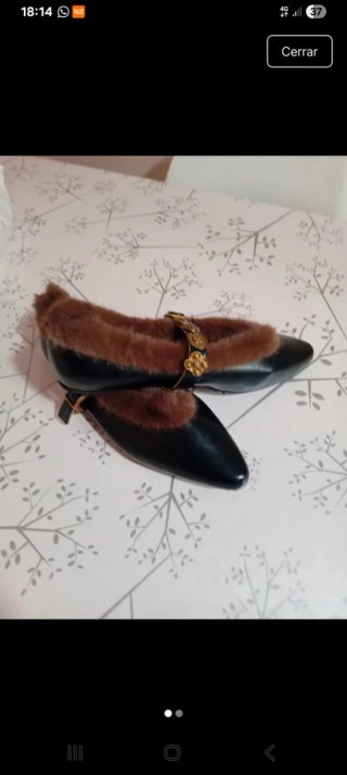 Zapatos de mujer negros y marrones