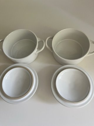 2 Le Creuset Mini Cocotte Blancas