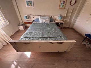 URGENTE: Cama con mesitas integradas