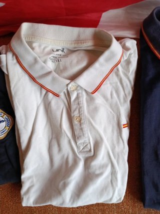 Lote 3 polos hombre XL bandera España. No envío.