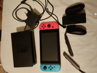 Nintendo Switch Azul/Rojo + Accesorios