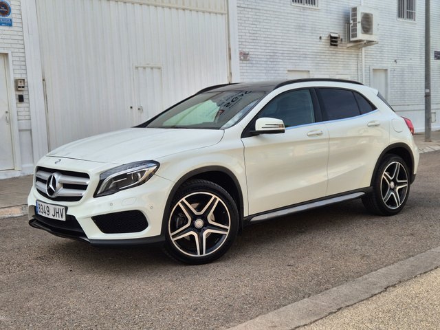 Mercedes-Benz GLA 220d AMG 4Matik Panorámico