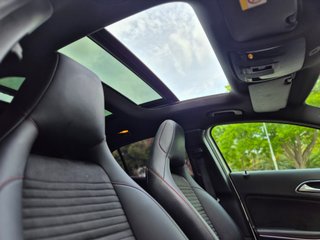 Mercedes-Benz GLA 220d AMG 4Matik Panorámico