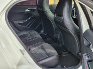 Mercedes-Benz GLA 220d AMG 4Matik Panorámico