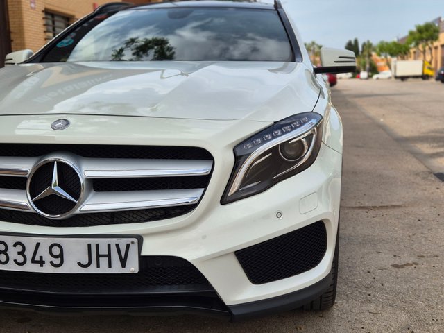 Mercedes-Benz GLA 220d AMG 4Matik Panorámico