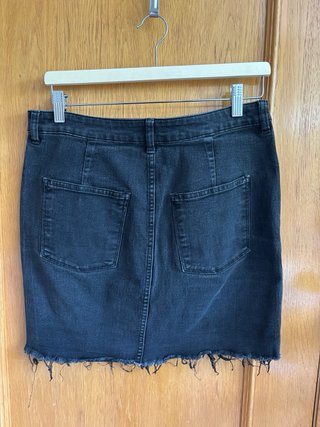 Falda vaquera H&M negra Talla 42