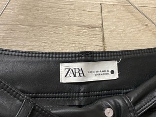 Pantalones efecto piel negros nuevos
