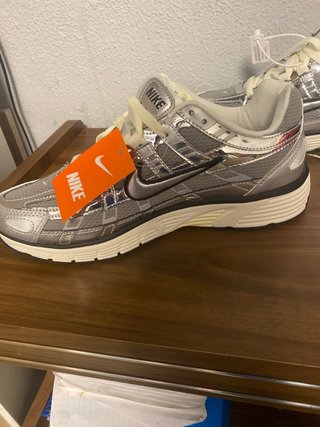 Zapatillas Nike P-6000 Plata y Blanco