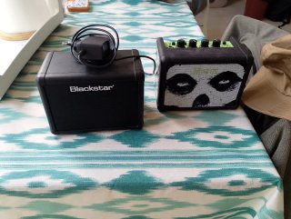 Mini-amp Blackstar + Cabinet + Alimentador