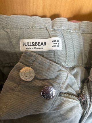 Pantalón caqui Pull&Bear Talla 40