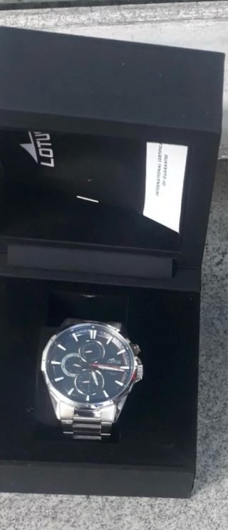 Reloj Lotus Negro y Plateado