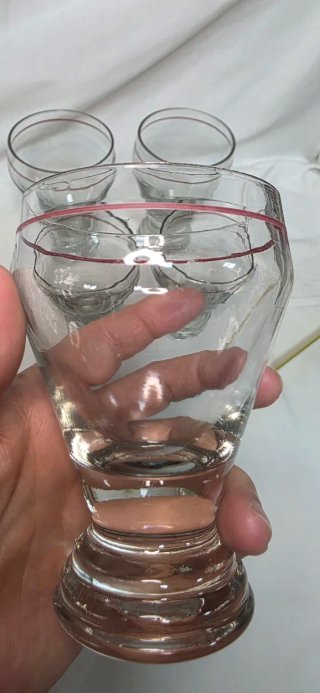 Juego de 6 vasos con borde rojo