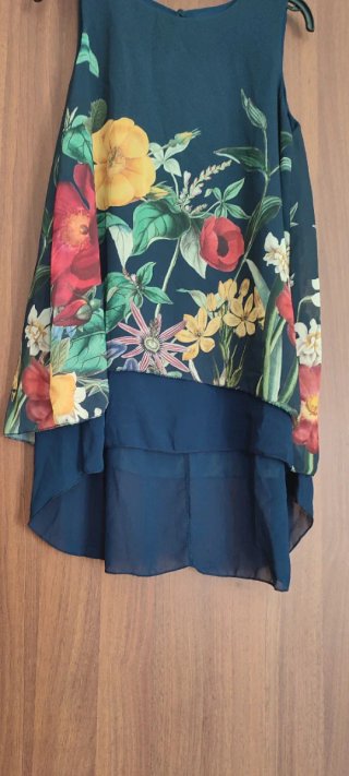 Camicetta senza maniche floreale