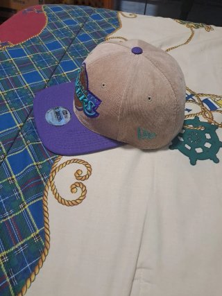 Gorra New Era Lakers Morada y Marrón