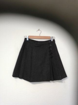 Un Vestido. Dos Faldas.