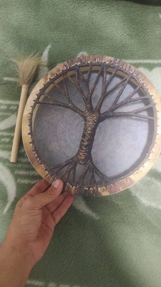 Tambor tribal tortuga con plumas