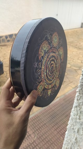 Tambor tribal tortuga con plumas