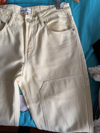 Pantalón amarillo