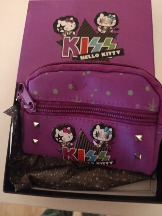 Cartera Hello Kitty Morada con Tachuelas
